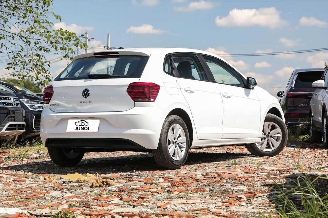 Volkswagen Bensin Car POLO 1.5L Mobil bensin dewasa Dengan kecepatan maksimum 185km / h Untuk pengemudi