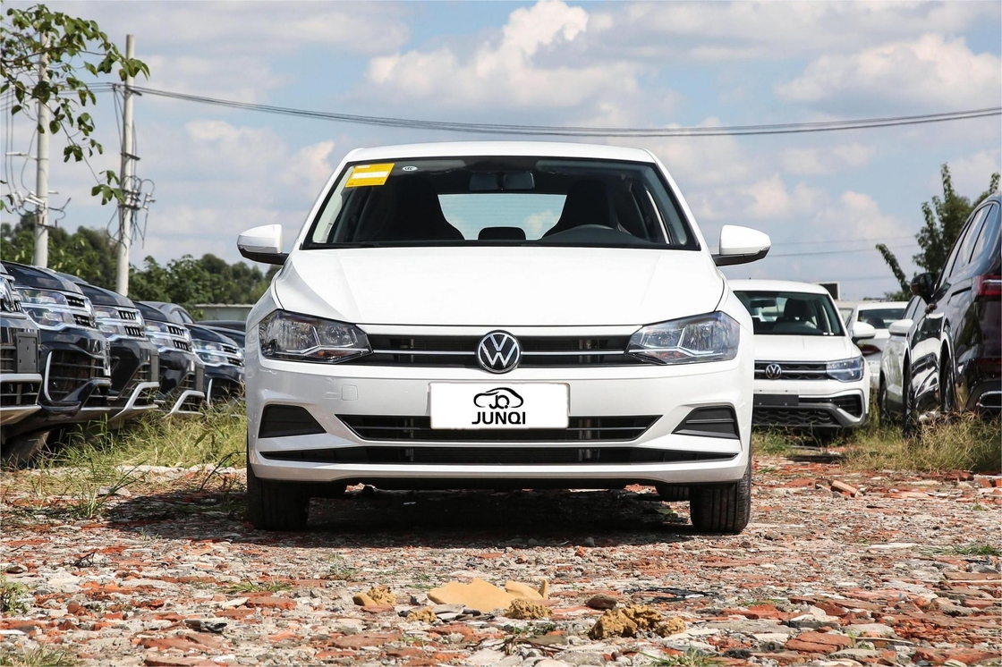 Volkswagen Benzin Car POLO 1.5L Mesin bensin Dengan 185km/H Kecepatan maksimum Untuk perjalanan yang nyaman