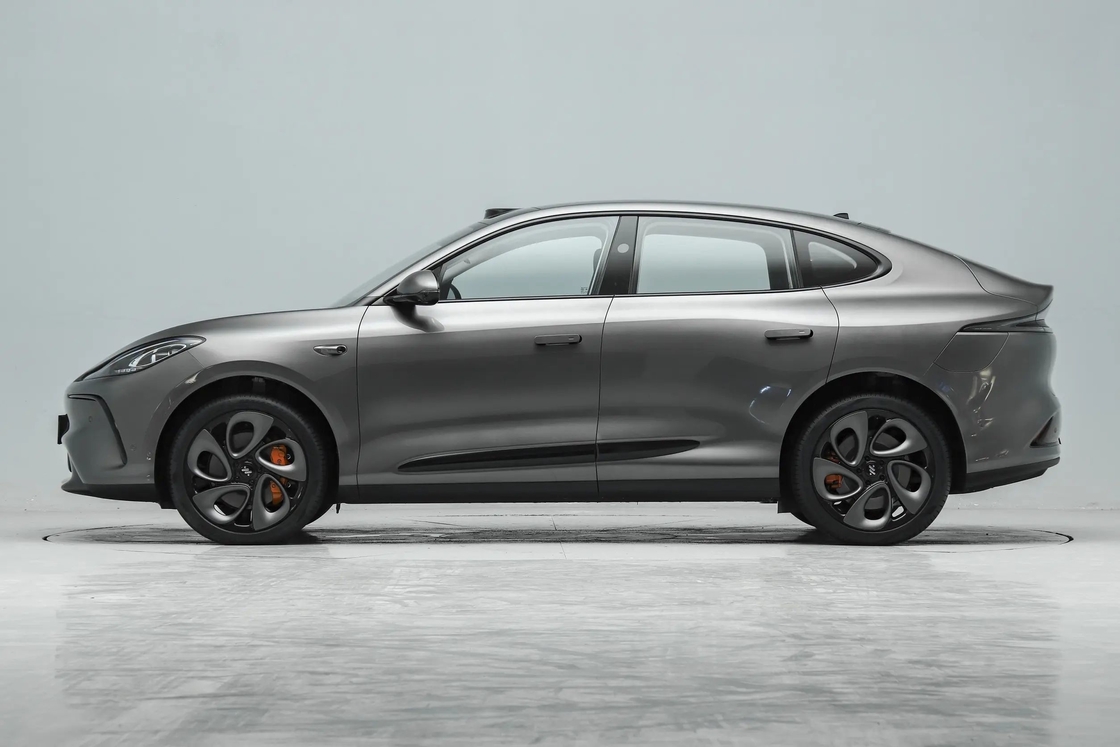 5 Seat IM Electric Car All wheel drive Zhiji LS6 SUV menengah dan besar