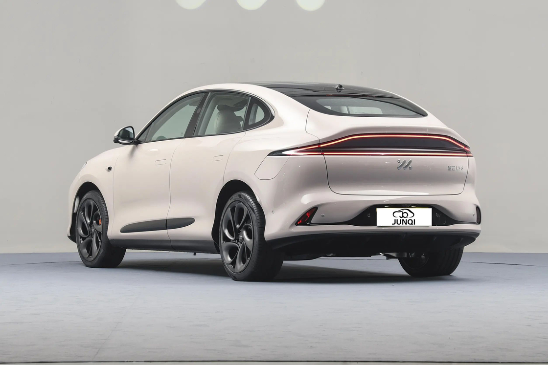 Zhiji LS62023 Max Ultra-Long Range Edition IM Electric Car untuk SUV Medium dan Besar dengan kisaran 760km Pure Electric