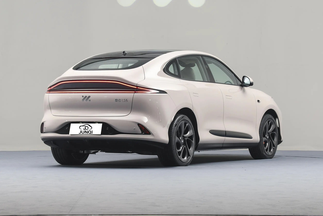 Zhiji LS6 Left Drive Mobil listrik sedan Zhiji S Flagship Model Untuk Dewasa