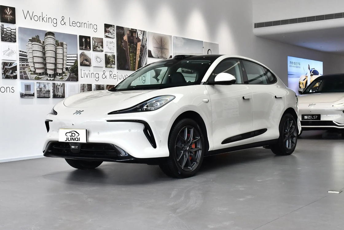 Zhiji IM LS6 Electric Car Sport 4 Door 5 Seat SUV 760km Long Range New Energy Vehicle EV Car Untuk Dewasa 4 Door 5 Seat SUV