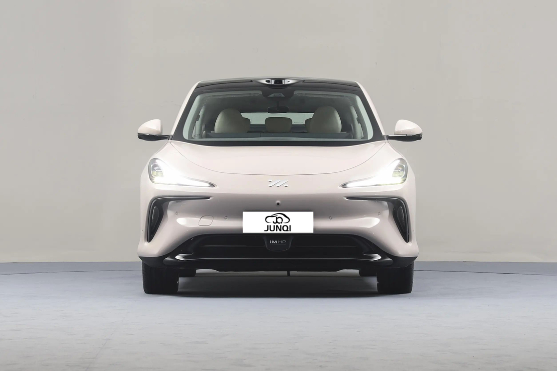Zhiji LS6 Left Drive Mobil listrik sedan Zhiji S Flagship Model Untuk Dewasa