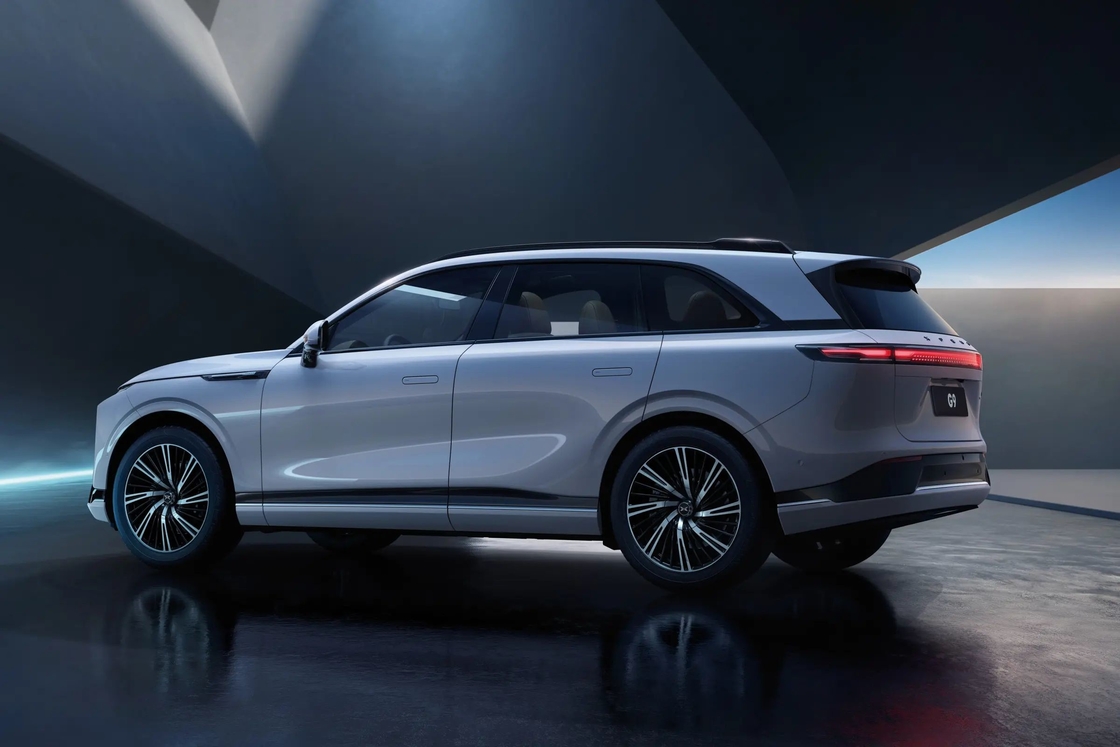 Kompak Xiaopeng Electric Car SUV 5 Pintu 5 Kursi Xpeng G9 Electric Car