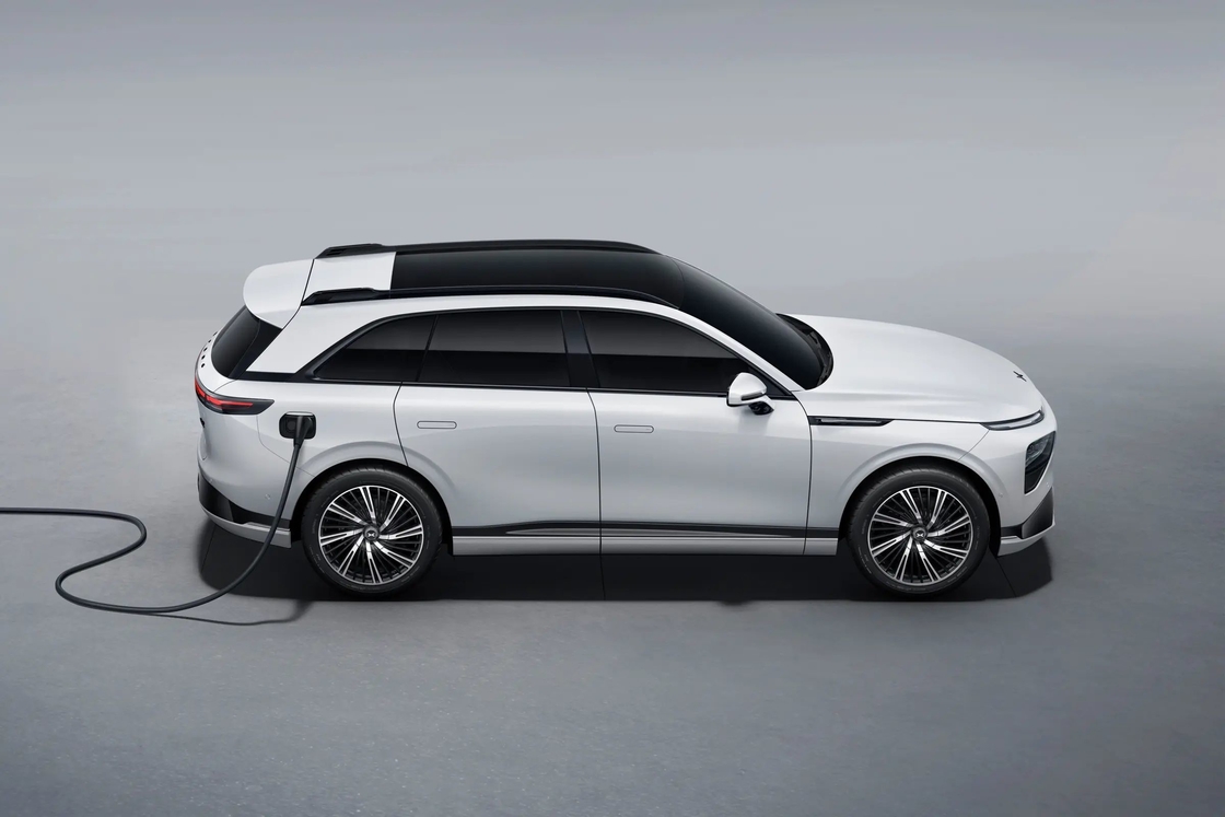 Kompak Xiaopeng Electric Car SUV 5 Pintu 5 Kursi Xpeng G9 Electric Car