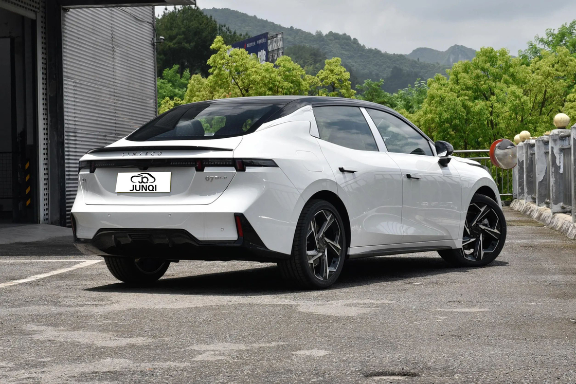 Mid Size 126km Lynk & Co Mobil Listrik Umur Baterai Panjang Lynk Co 07 2024 Model Em-P