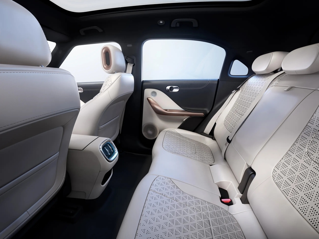 Smart1 Mobil Listrik Berkelanjutan dan Inovatif untuk Mercedes Benz 272HP 400km Range Zero Emissions