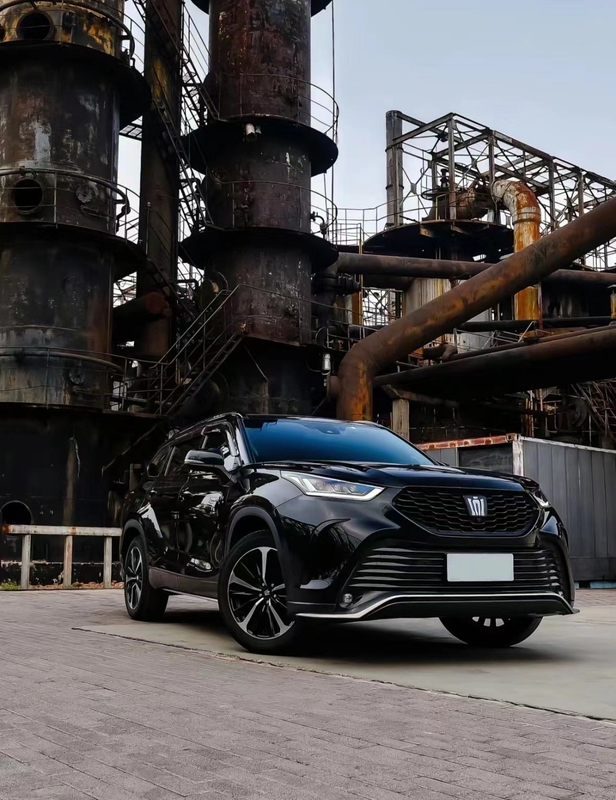Sedan Tipe Hybrid Toyota Electric Car 4 Pintu 5 Kursi Toyota Crown Land Release