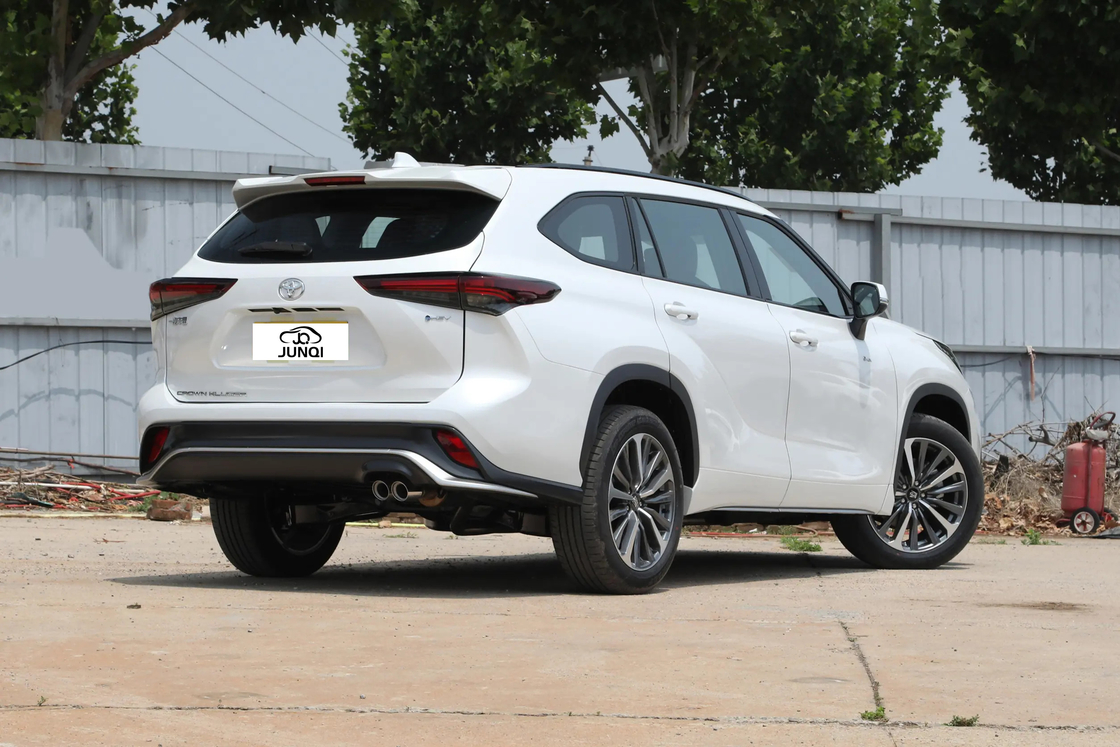 Toyota Crown Land Release Lufang Electric Car All Wheel Drive EV 155 mph Kecepatan tertinggi