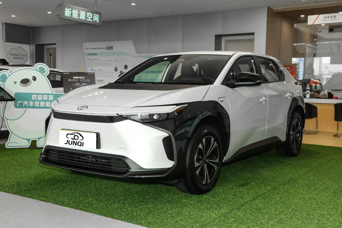 120 mph FWD Toyota Bz4x Mobil Listrik Hatchback Mid Size SUV Pure Electric 204 Hp