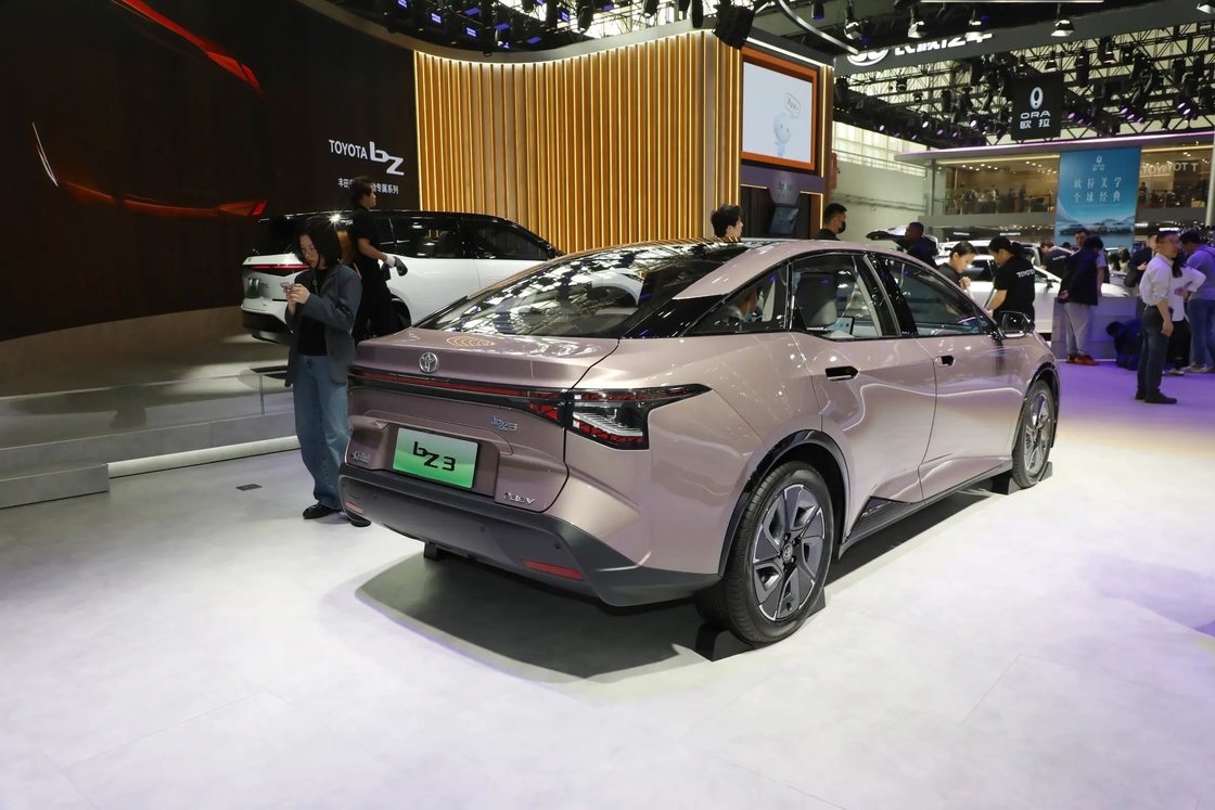 BZ3 Toyota Electric Car FWD Sedan Type With Signature Grille Desain