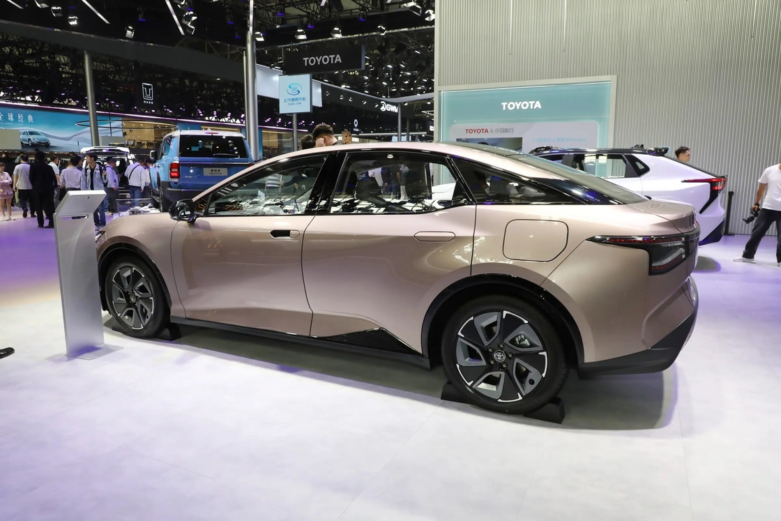 BZ3 Toyota Electric Car FWD Sedan Type With Signature Grille Desain