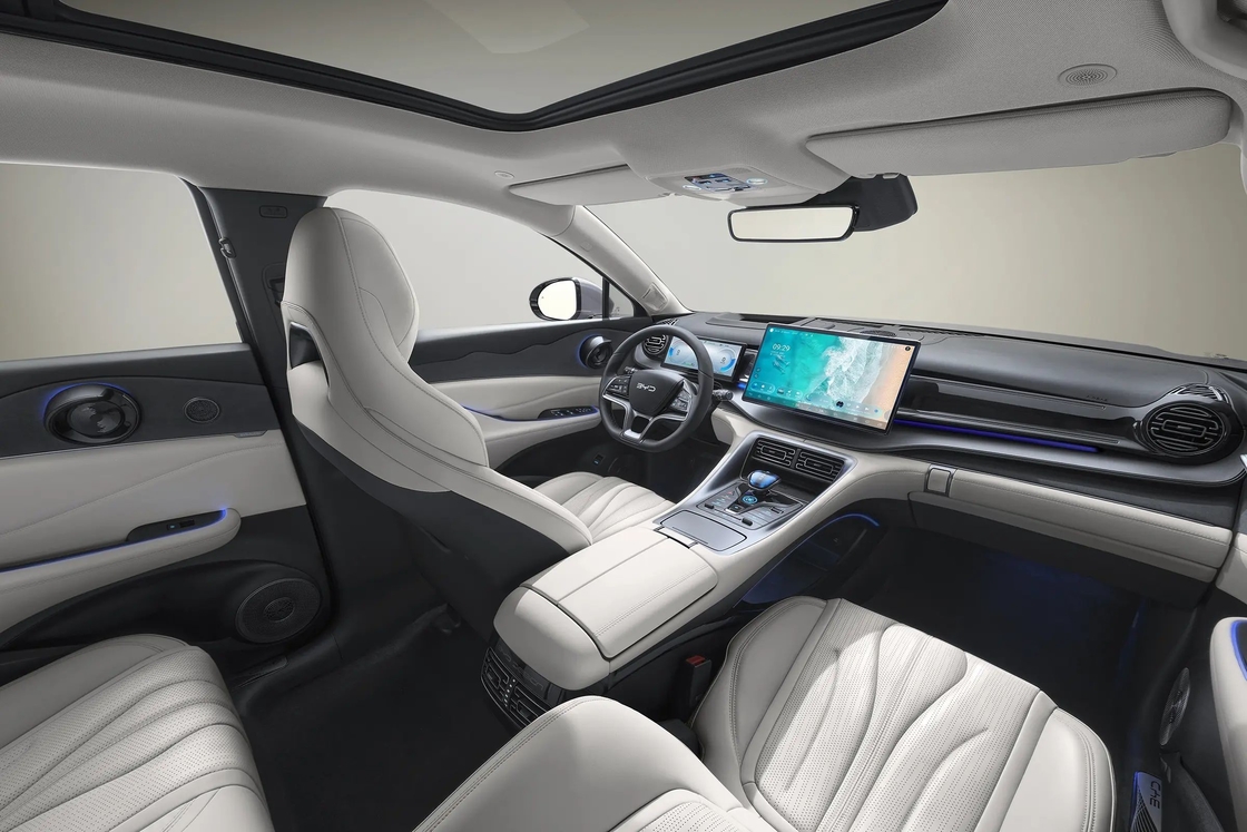 Mid Size BYD Electric Car BYD Frigate 07 EV Dengan Layar Multimedia Kontrol Pusat