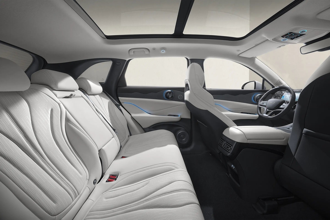 Tingkatkan armada Anda dengan BYD Electric Car Frigate 07 Glory Edition DiLink 100 Engine System