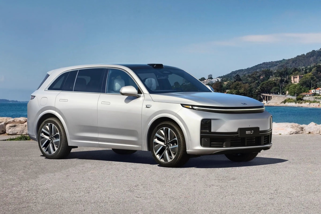 400km Range L7 Lixiang Electric Car dengan Extended Range Energy Type
