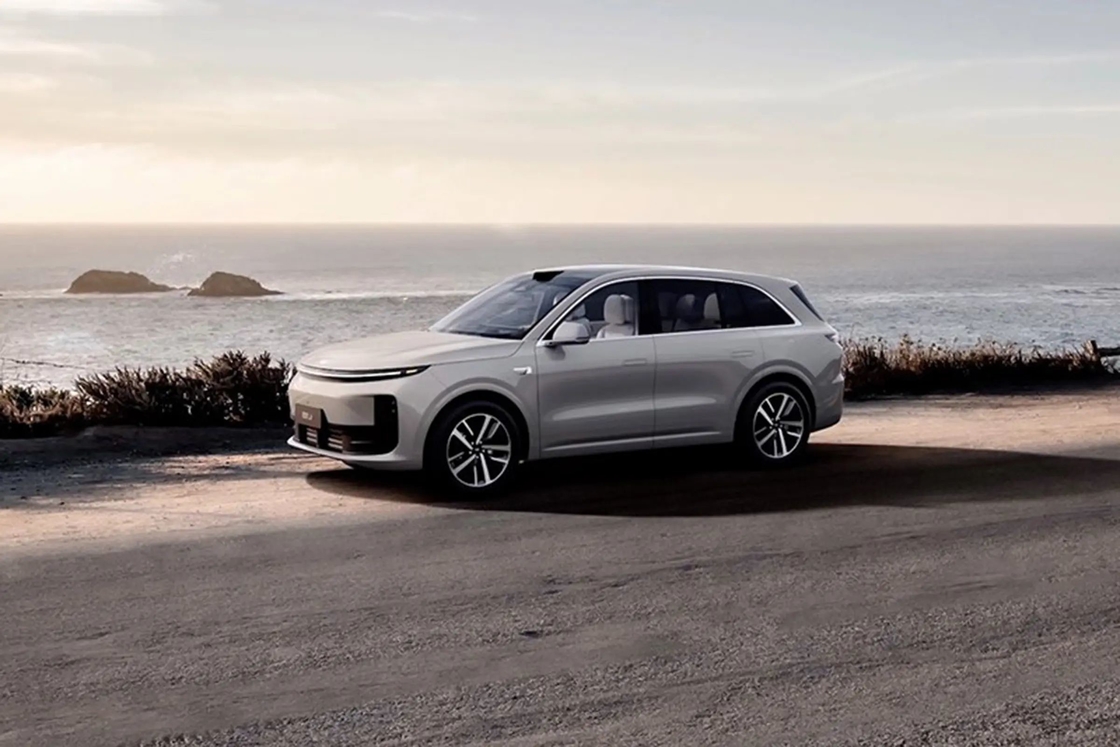 Lixiang Electric Car L6 SUV Berkinerja Tinggi Dengan 1.5T Range Extender Dan 1390km Range Interaksi 4 layar Dan Kursi Mewah