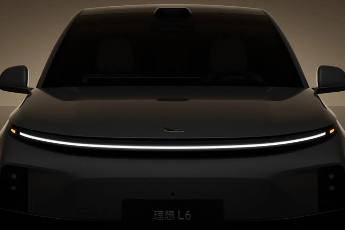 5 Pintu 7 Kursi Lixiang L6 MPV Mobil Listrik All Wheel Drive Mengemudi Kiri