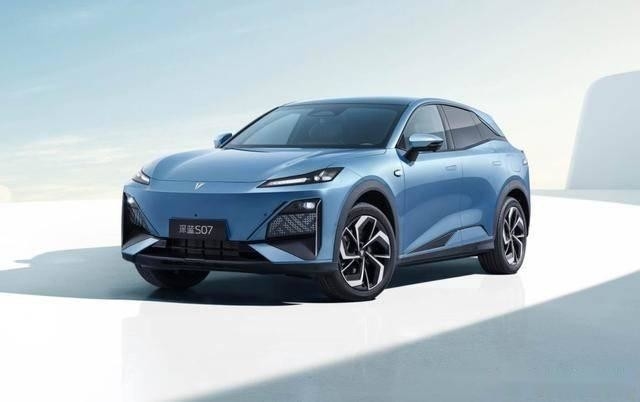 High Performance FWD Changan Electric Car Deep Bule 07 SUV Berukuran Sedeng
