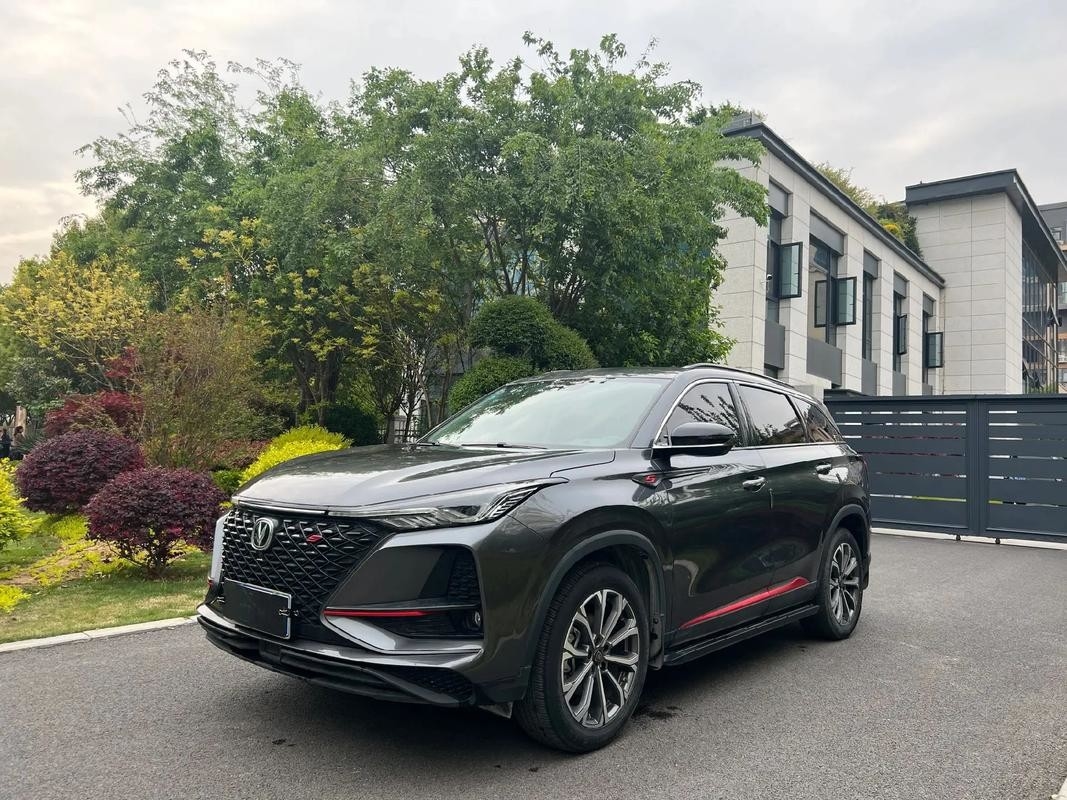 Compact Changan Mobil bensin 5 pintu 5 kursi CS75 Plus SUV Penggerak roda depan