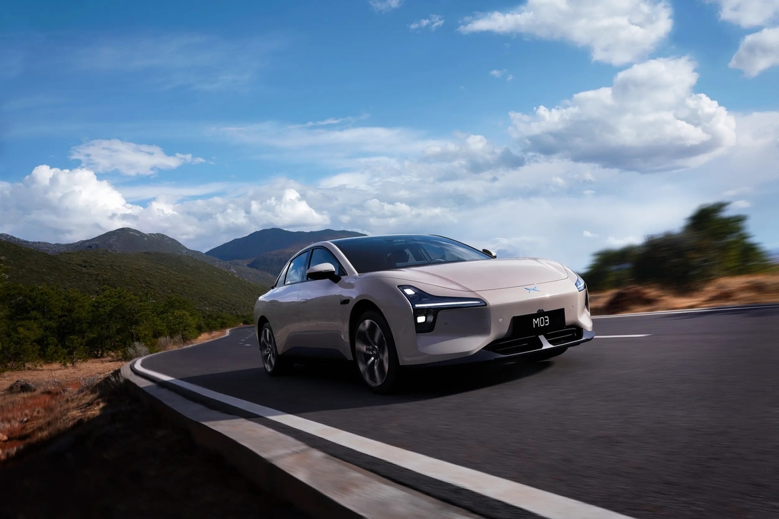 Xiaopeng Electric Car M03 Pilihan Ideal dengan Interior dan Sistem Infotainment yang luas