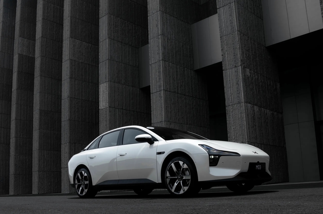 Xiaopeng Electric Car M03 Pilihan Ideal dengan Interior dan Sistem Infotainment yang luas