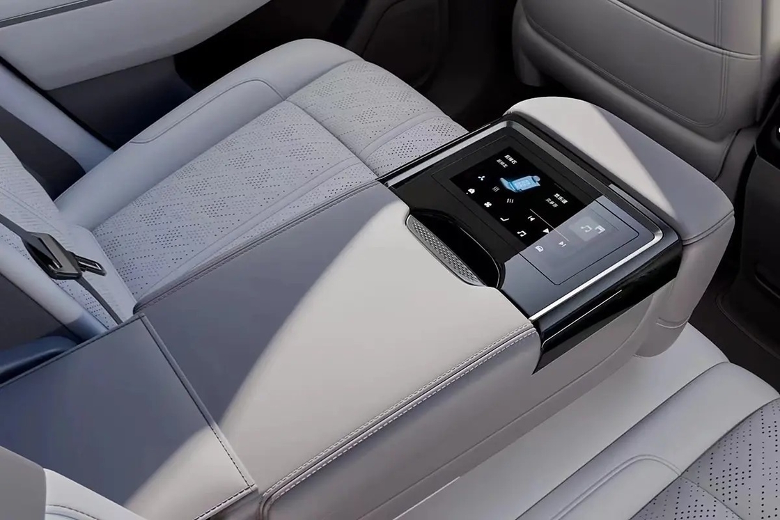 Zeekr 7X 800V High-Voltage Electric SUV 7 Warna 780km Range Single Charge Enhanced Off-Road Capability Air Suspension