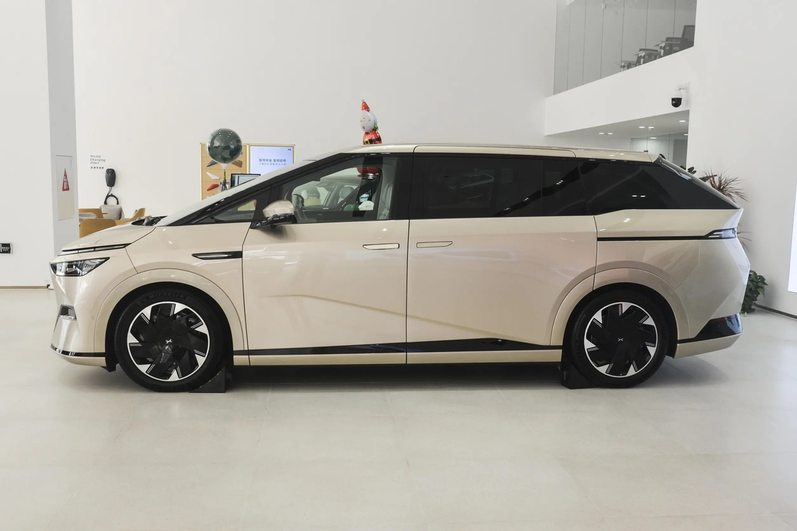 2024 Xpeng X9 MPV Pure Electric 320Ps Ultra Long Range 702 AWD 640km Pro Max dengan X9 New Energy Vehicle