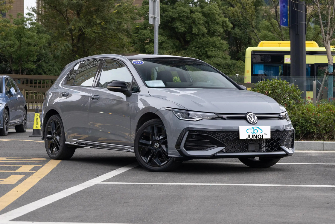 VolkswagenGolf 280 TSI DSG R-Line Liter Mobil Bensin Hatchback 2024 VW Golf 1.4T Mobil Baru Mobil Kecil Bensin