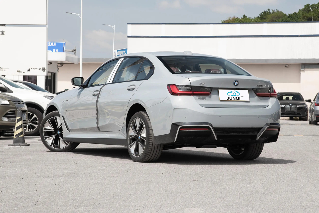 2024 BMWS I3 merek mewah BMW model made in China BMWS i3 baru EV BMWS sedan mobil sport untuk orang dewasa