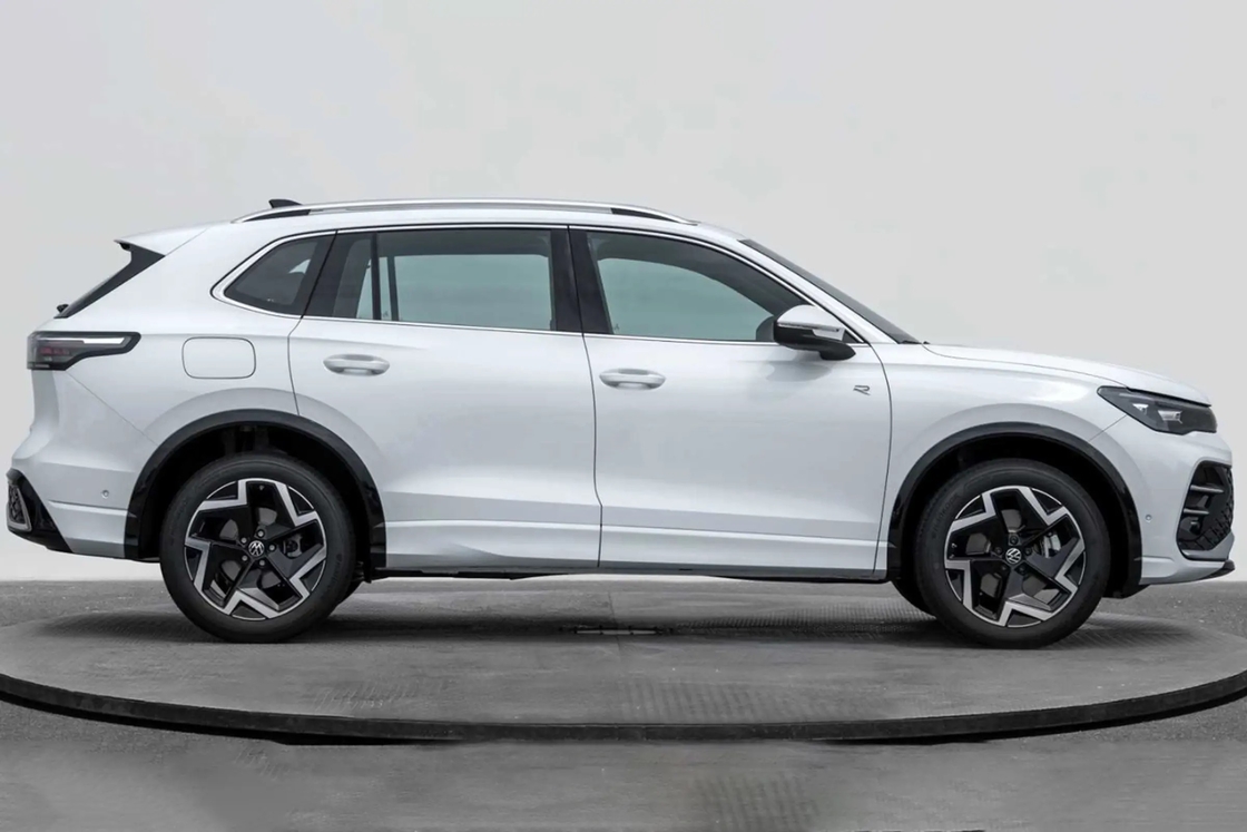 Volkswagen Tiguan 2024 R line 380TSI 4WD 1.5T 2.0T VW Tiguan L pro edisi andalan 5 kursi Kendaraan bensin Mobil SUV