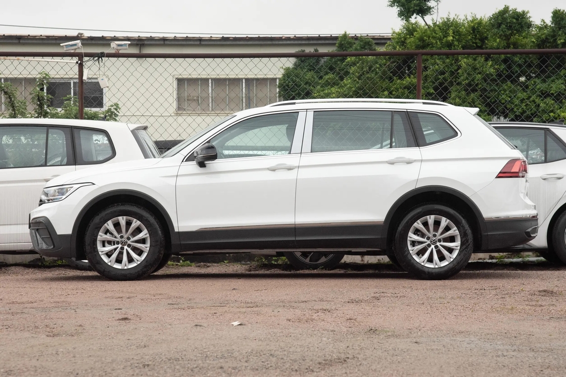 Volkswagen Tiguan 2024 R line 380TSI 4WD 1.5T 2.0T VW Tiguan L pro edisi andalan 5 kursi Kendaraan bensin Mobil SUV