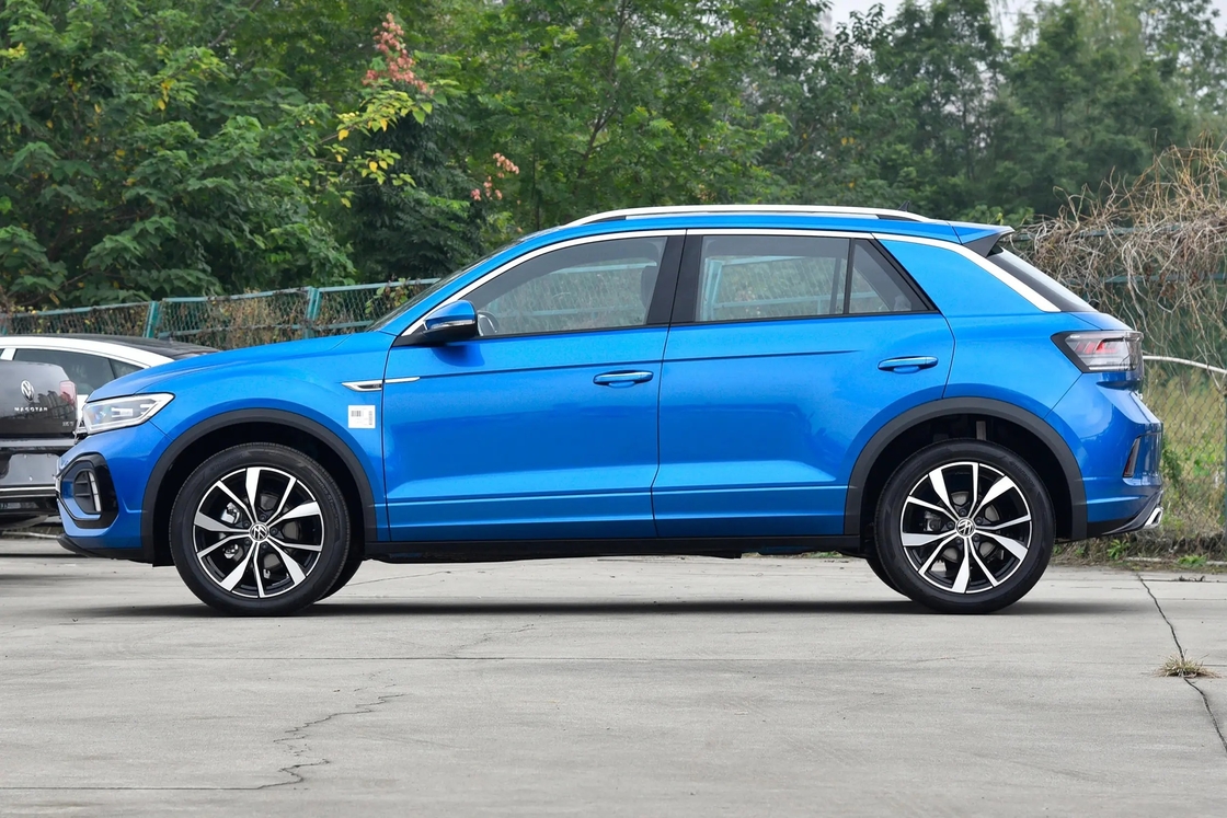 VOLKSWAGENs T-ROC 2024 2025 300TSI DSG 2WD STARLIGHT NEW BENZINE kompak SUV Murah bensin mobil dibuat di Cina di stok VW TROC
