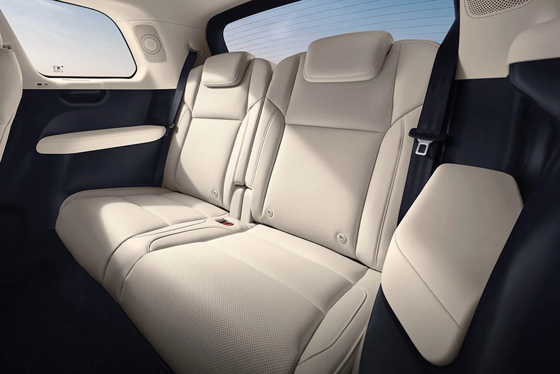 Leapmotor Electric Car Extended Range 200 Edition 3 Baris 6 Kursi untuk penggunaan ruang tinggi