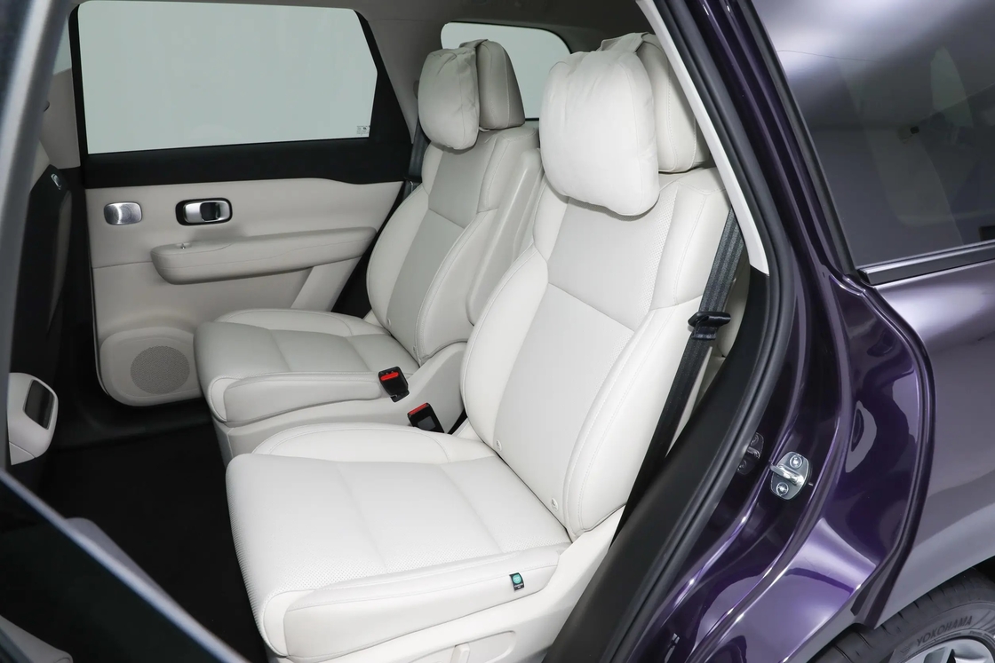 Leapmotor Electric Car Extended Range 200 Edition 3 Baris 6 Kursi untuk penggunaan ruang tinggi