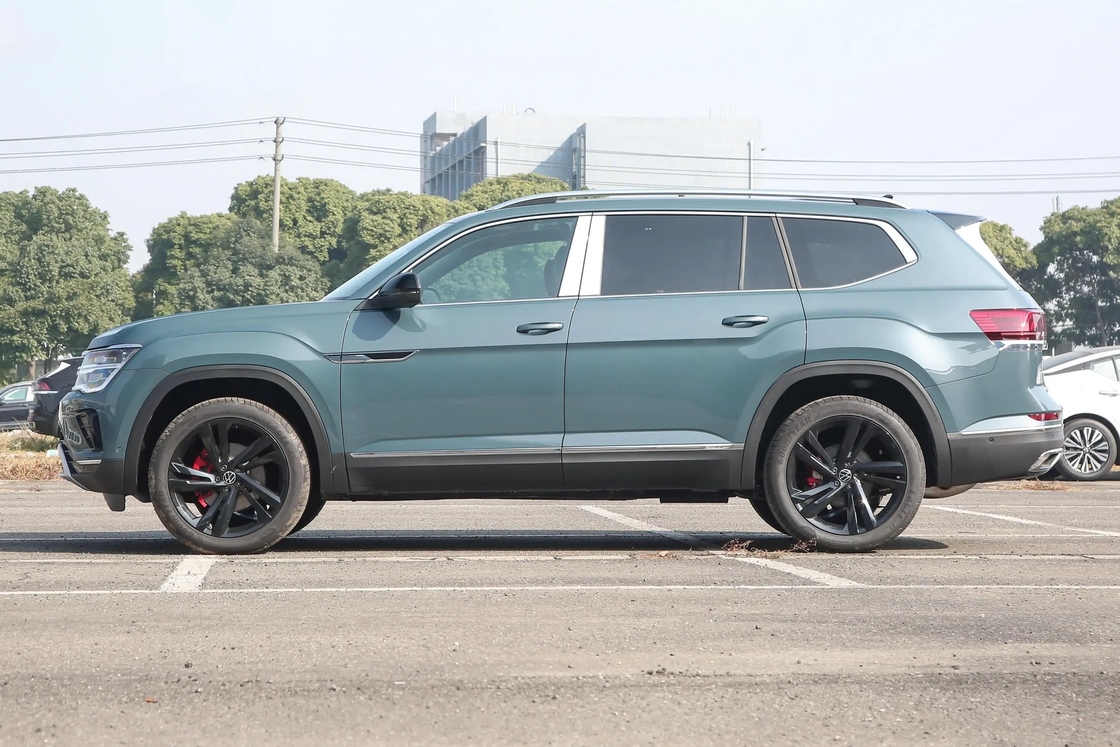 VW Touron 2.5T-A/MT-530 4WD Versi Flagship 7-seater SUV Ruang Besar